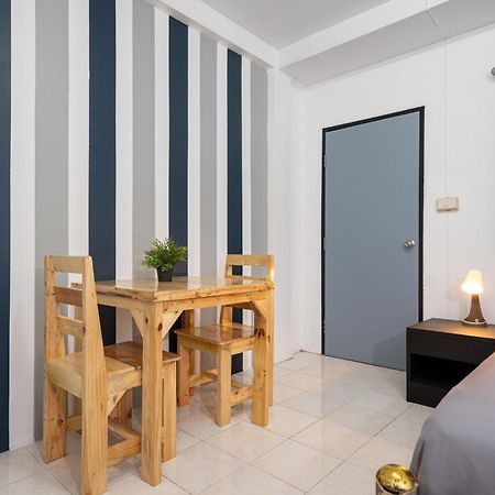 Black Pantera Hostel Patong Zewnętrze zdjęcie