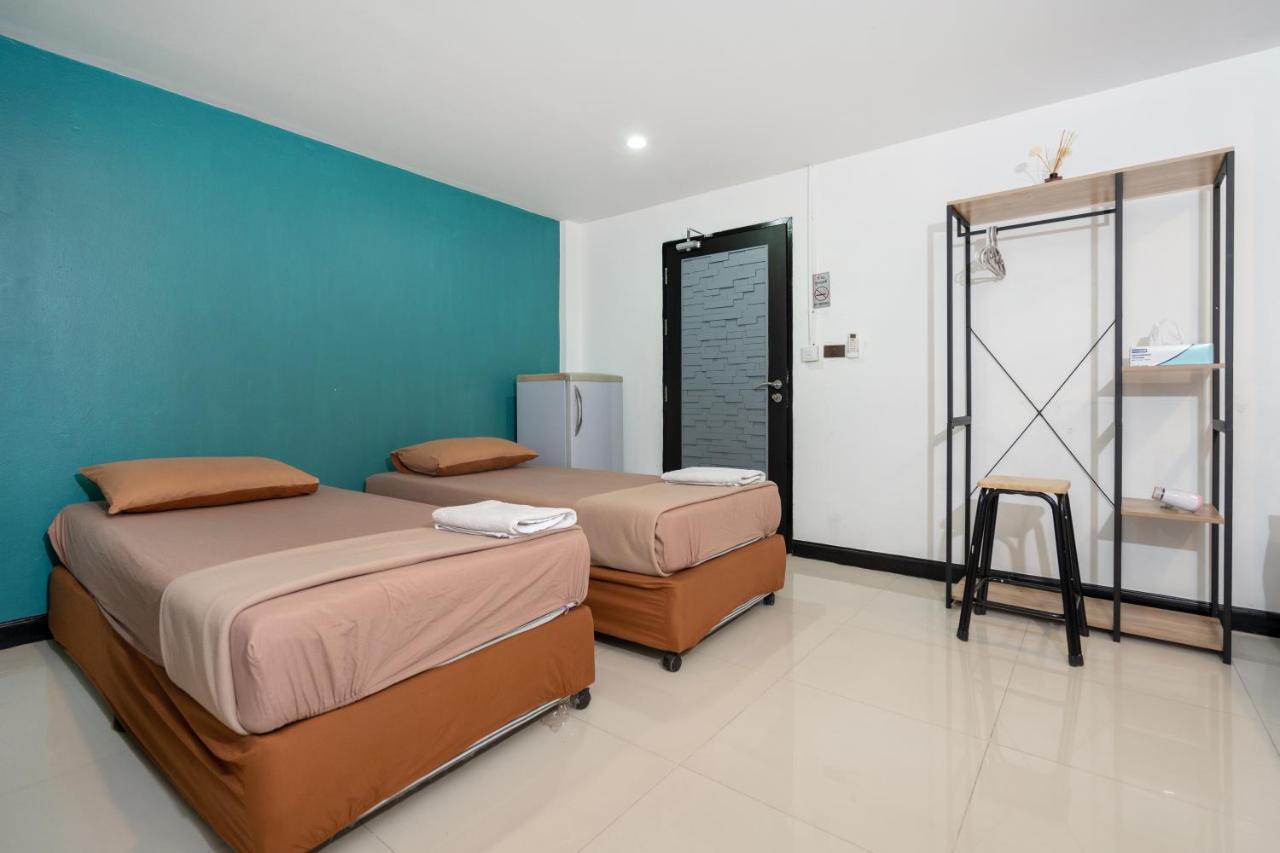 Black Pantera Hostel Patong Zewnętrze zdjęcie