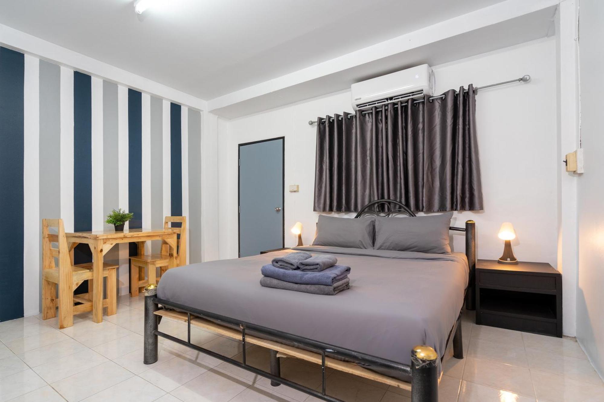 Black Pantera Hostel Patong Zewnętrze zdjęcie